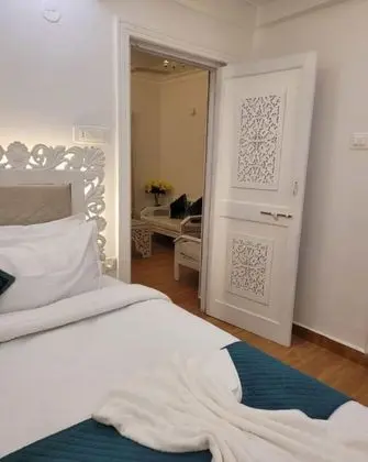 Executive Suites 1 BHK with Living Room