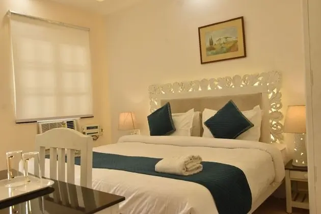 Executive Suites 1 BHK with Living Room
