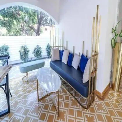 Süit (1 BHK Super Deluxe King & Living)