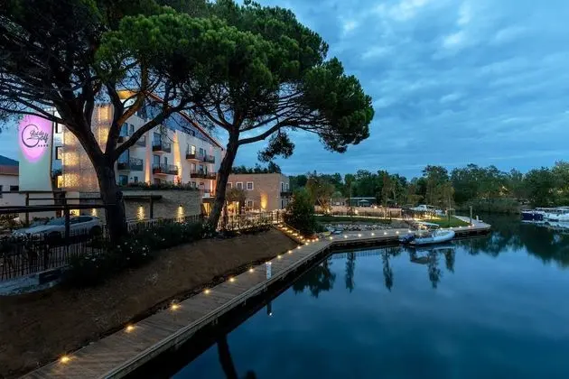 Deluxe Oda, 1 En Büyük (King) Boy Yatak, Sigara İçilmez, Zemin Kat (Twin bed on request)