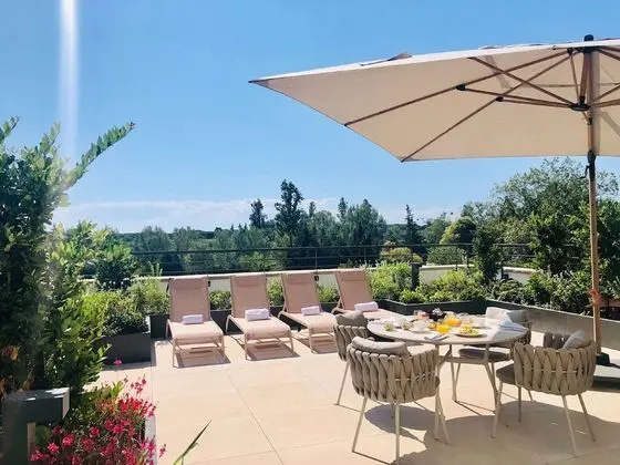 Süit, 1 En Büyük (King) Boy Yatak, Sigara İçilmez, Teras