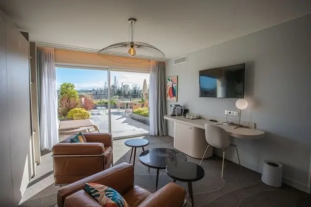 Süit, 1 En Büyük (King) Boy Yatak, Sigara İçilmez, Teras