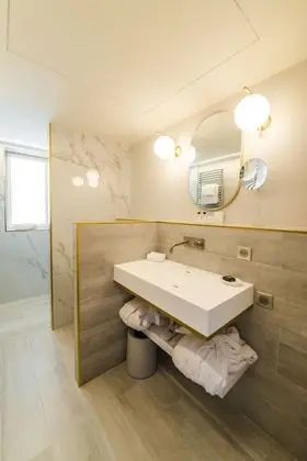 Süit, 1 En Büyük (King) Boy Yatak, Sigara İçilmez, Teras