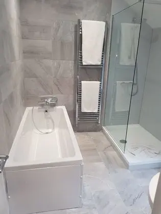 Deluxe Tek Büyük Yataklı Oda, Küvet