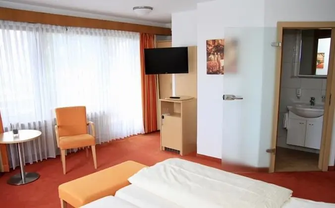 Comfort Tek Büyük Yataklı Oda