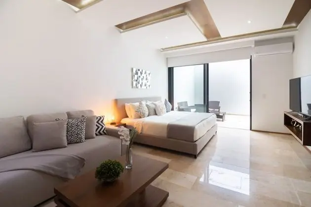 Luxury Oda