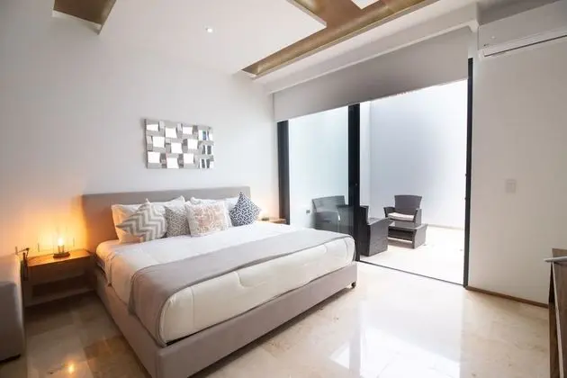 Luxury Oda