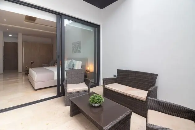 Luxury Oda
