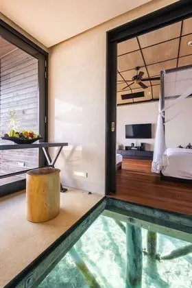 Deluxe Villa, Deniz Üstü