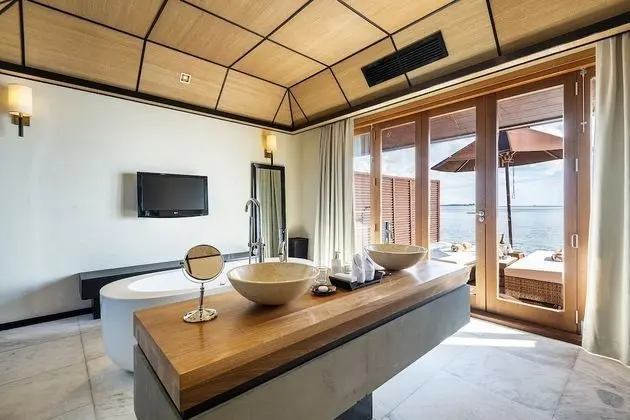 Deluxe Villa, Deniz Üstü
