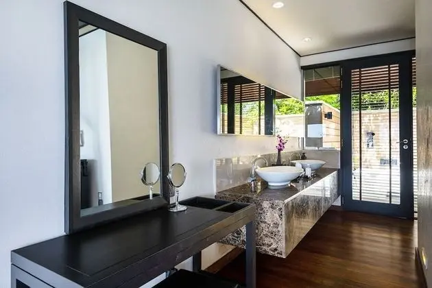 Lagoon Villa