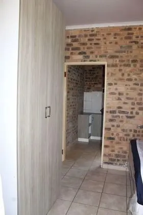 Basic Tek Büyük Yataklı Oda