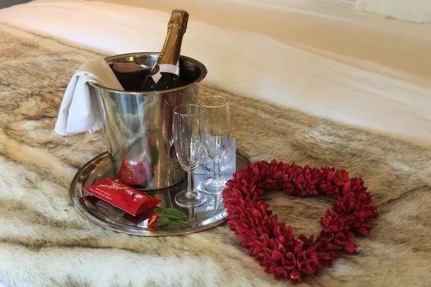 Honeymoon Süit, 1 En Büyük (King) Boy Yatak (6)