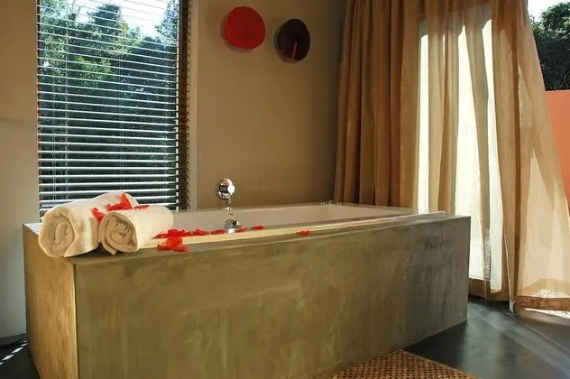 Honeymoon Süit, 1 En Büyük (King) Boy Yatak (6)