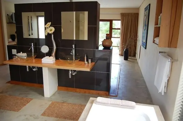 Luxury Süit, Bahçeli