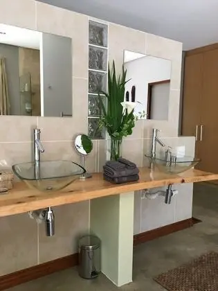 Luxury Süit, Bahçeli