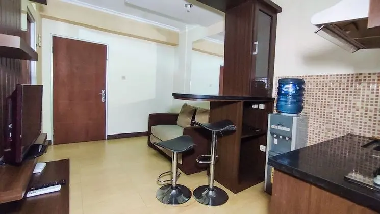 Transit Room Max 6 Hour