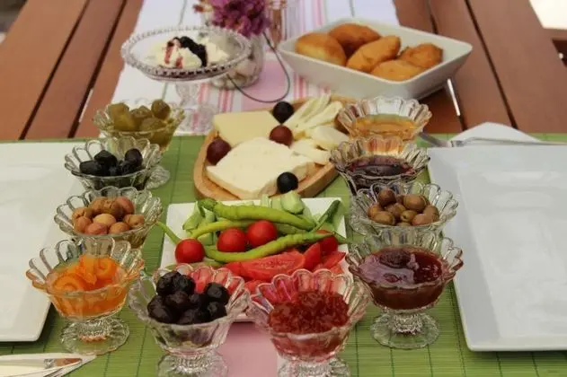 Deluxe Suite , Bahçe Manzaralı