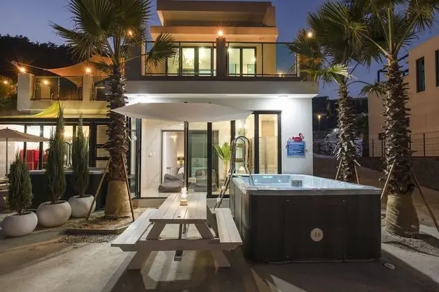 Basic Oda, 1 Büyük (Queen) Boy Yatak, Okyanus Manzaralı (private whirlpool, 102)