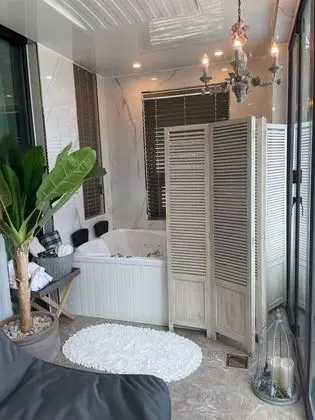 Basic Oda, 1 Büyük (Queen) Boy Yatak, Okyanus Manzaralı (private whirlpool, 102)