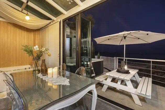 Basic Stüdyo, 1 Büyük (Queen) Boy Yatak, Okyanus Manzaralı (private whirlpool, 103)