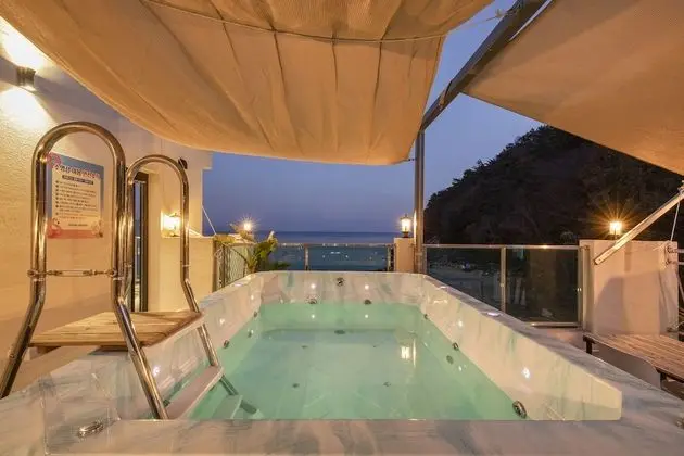 Basic Stüdyo Süit, 2 Büyük (Queen) Boy Yatak, Okyanus Manzaralı (private whirlpool, 101)