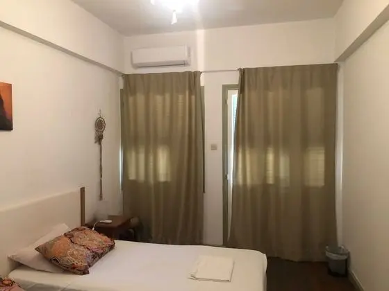 Tek Büyük Yataklı Oda, Ortak Banyo, Şehir Manzaralı (Bob Marley)