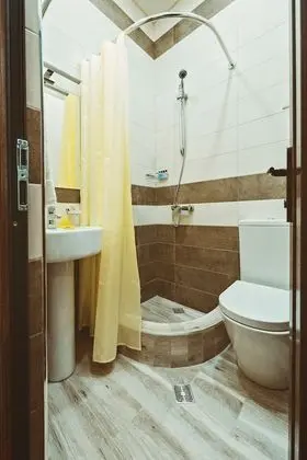 Comfort Tek Büyük Yataklı Oda (Minas Avetisyan)