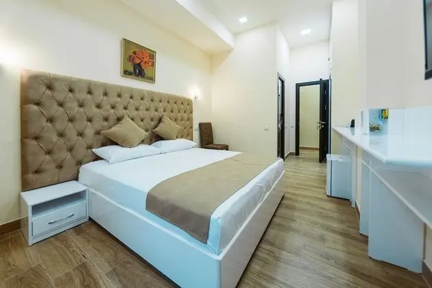 Design Tek Büyük Yataklı Oda (Surenyants)