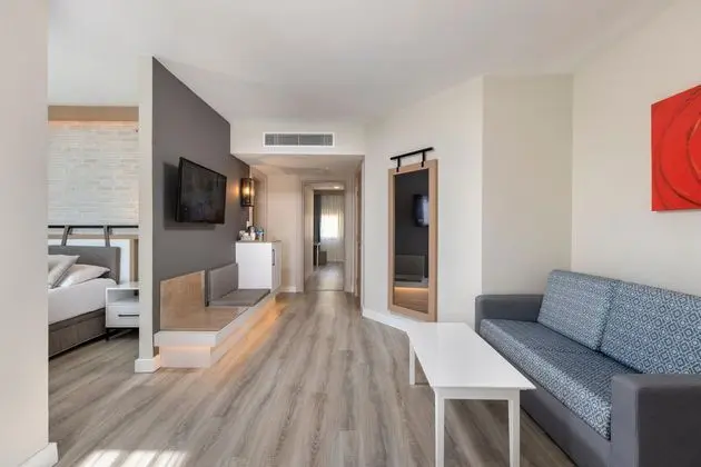 https://images.etstur.com/imgproxy/resize/2560x1440/files/images/hotelImages/etsrooms/234/Limak_Arcadia_Sport_Resort_20260430094437_0.jpg