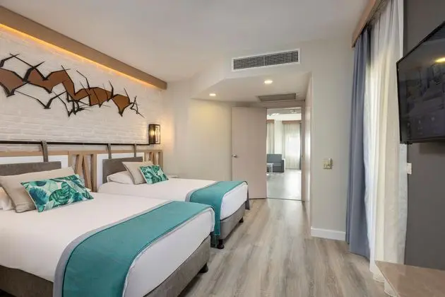 https://images.etstur.com/imgproxy/resize/2560x1440/files/images/hotelImages/etsrooms/234/Limak_Arcadia_Sport_Resort_20260430094440_2.jpg