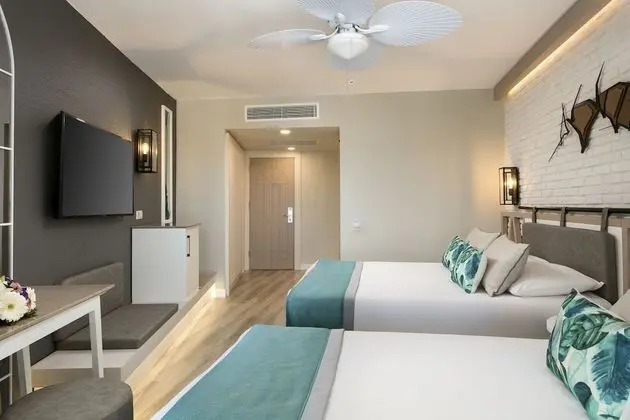 Standard Room (2 Adults 2 Children)