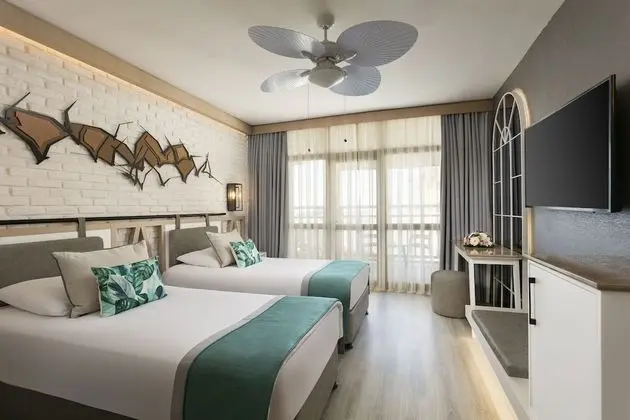 Standard Room (2 Adults 2 Children)