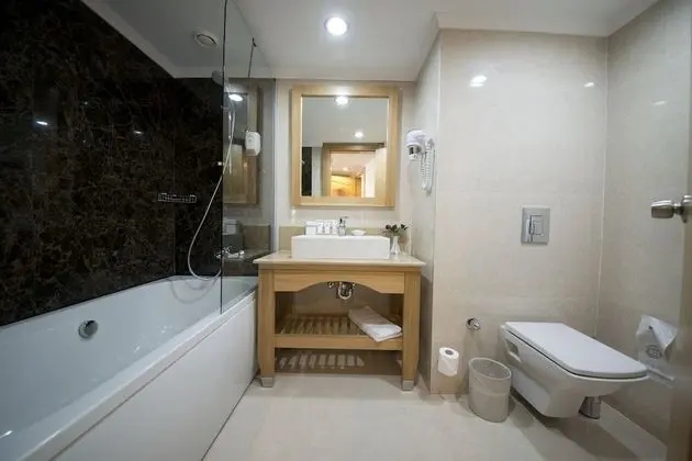 Standard Room (2 Adults 2 Children)