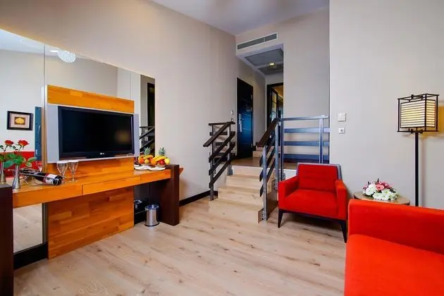 https://images.etstur.com/files/images/hotelImages/TR/51124/l/Limak-Lara-De-Luxe-Oda-328555.jpg