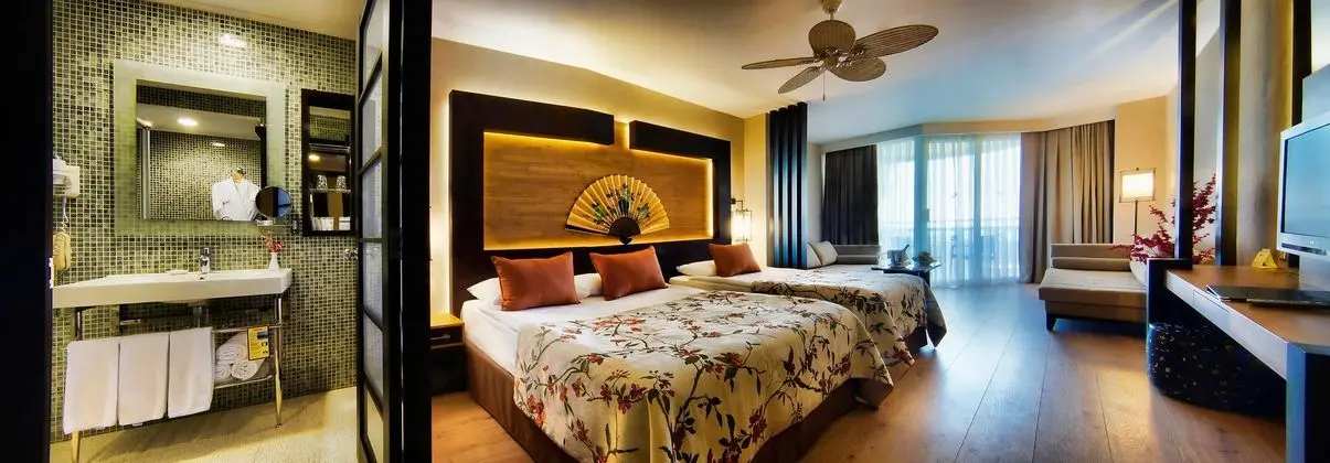 https://images.etstur.com/files/images/hotelImages/TR/51124/l/Limak-Lara-De-Luxe-Oda-328559.jpg
