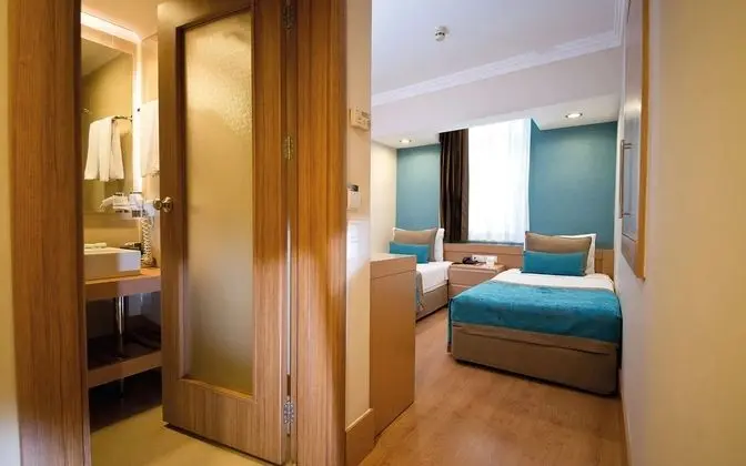 https://images.etstur.com/files/images/hotelImages/TR/51671/l/Limak-Limra-Hotel-Resort-Oda-355187.jpg