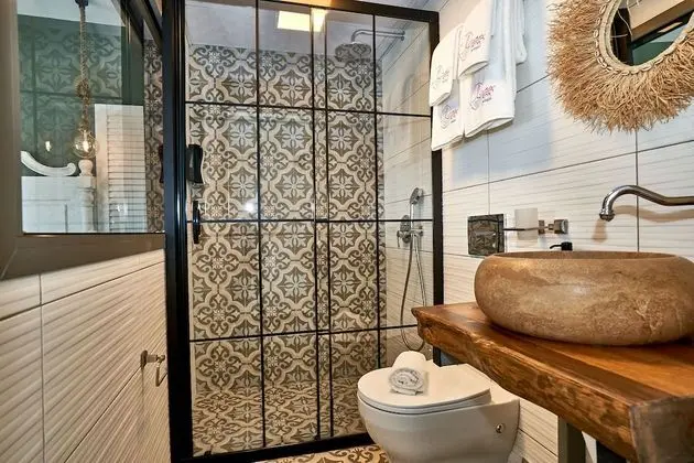 Jakuzili Suite Custom Oda