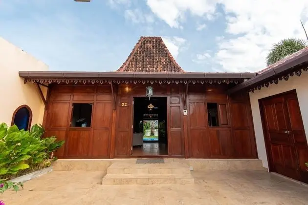 Anggun Villa