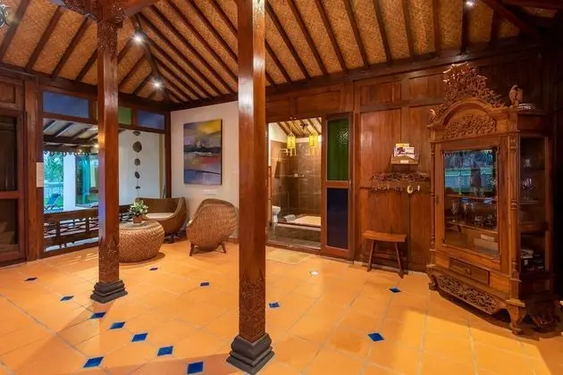 Anggun Villa