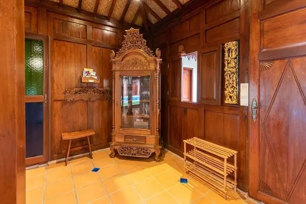 Anggun Villa