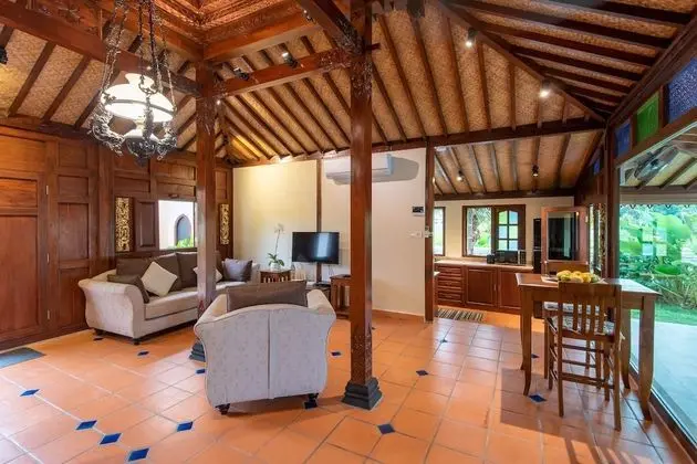 Anggun Villa