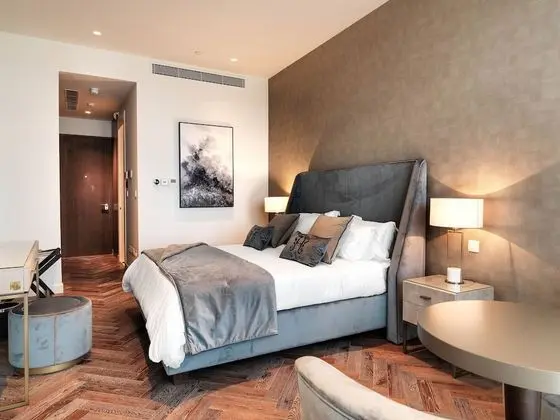 Luxury Oda