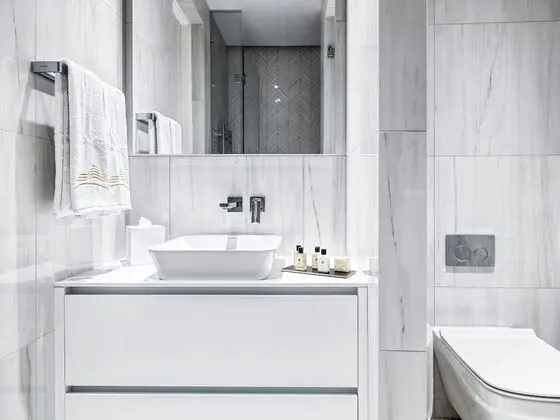 Luxury Oda