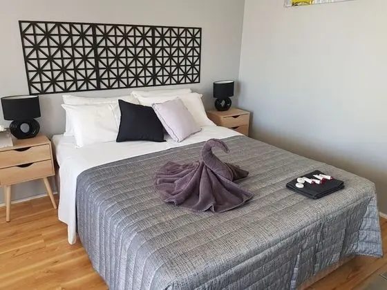 İki Ayrı Yataklı Oda (Down Stairs)