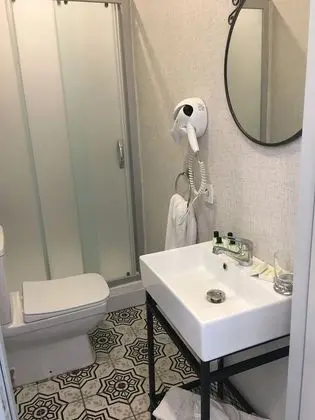 Basic Tek Büyük Yataklı Oda, Şehir Manzaralı
