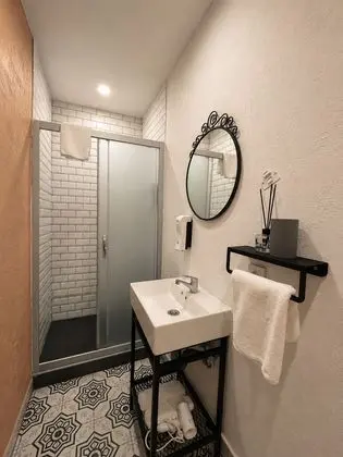Basic Tek Büyük Yataklı Oda, Şehir Manzaralı
