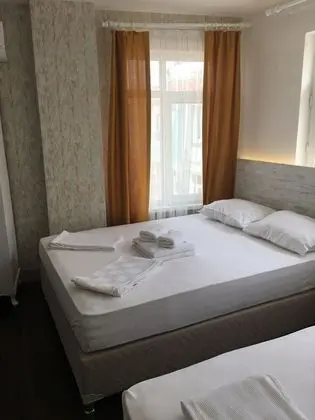 Basic Üç Kişilik Oda, Şehir Manzaralı