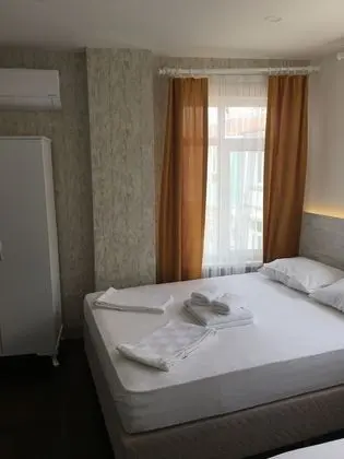 Basic Üç Kişilik Oda, Şehir Manzaralı