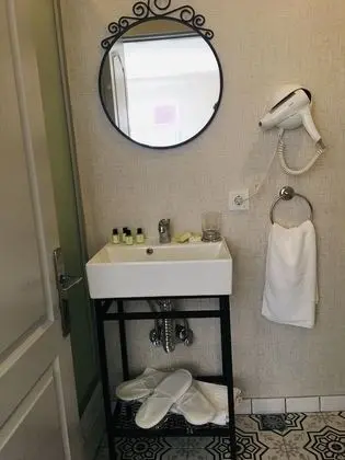 Basic Üç Kişilik Oda, Şehir Manzaralı